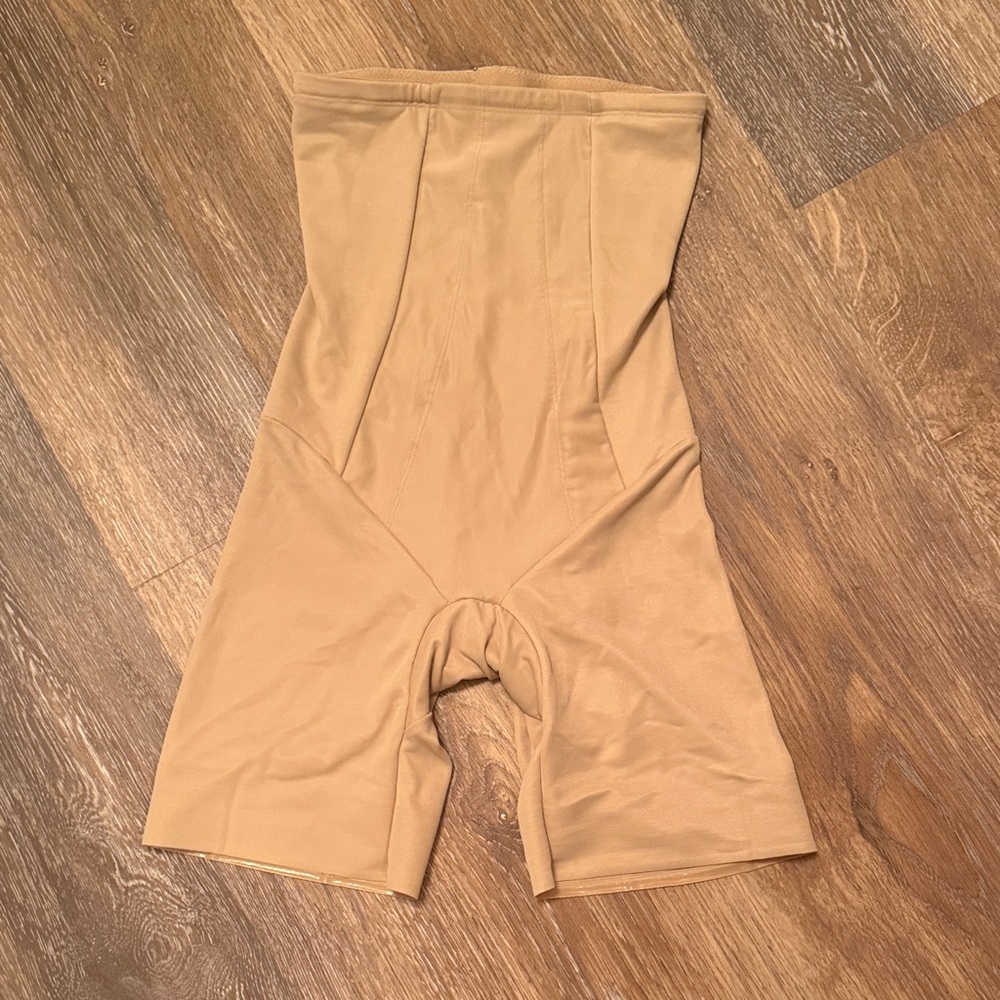 Miraclesuit Beige High-Waist Sculpting Shorts, M nude